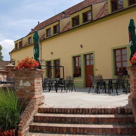 Hotel Aurelius Mikulov Luaran gambar